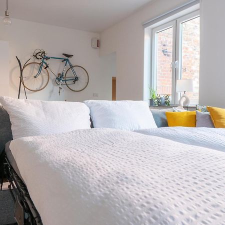 Luxurioeses Apartment, 10Min Innenstadt, Parkplatz エアフルト エクステリア 写真
