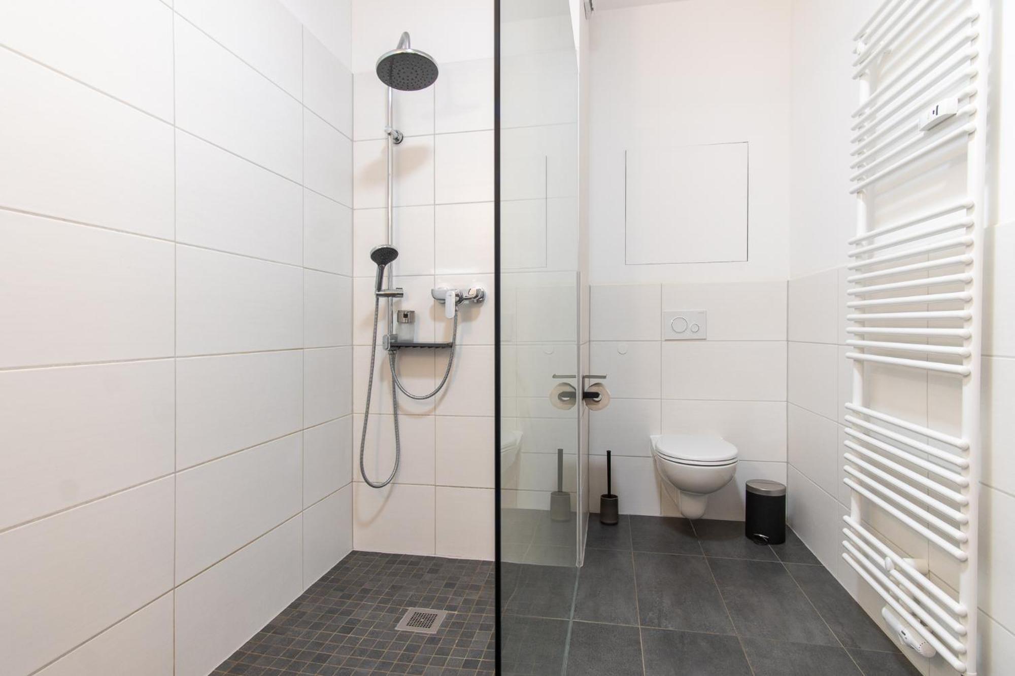 Luxurioeses Apartment, 10Min Innenstadt, Parkplatz エアフルト エクステリア 写真