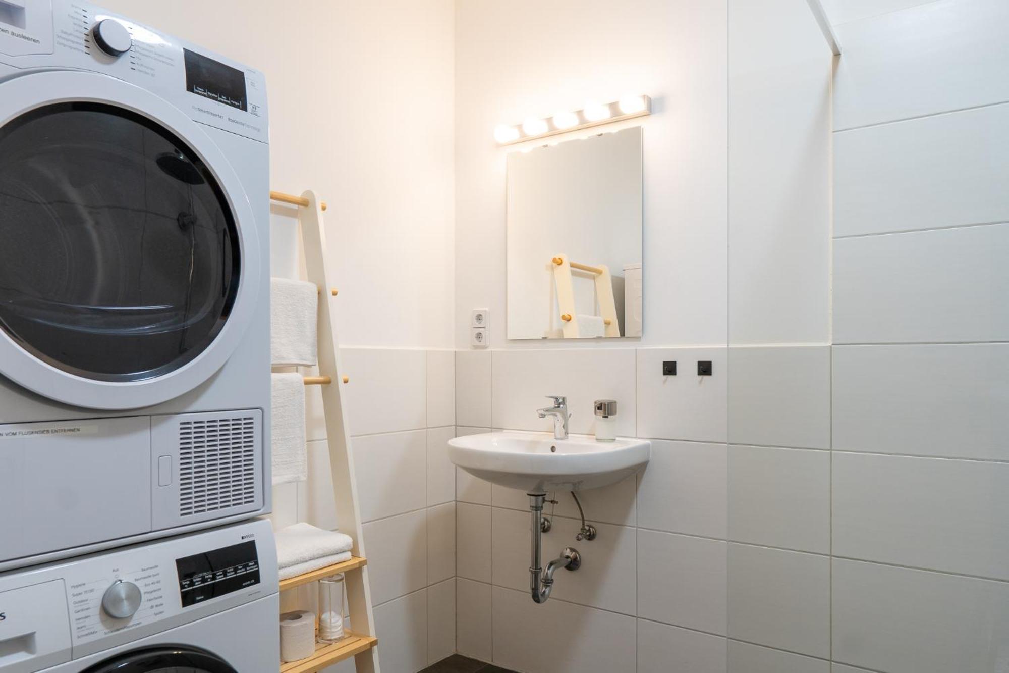 Luxurioeses Apartment, 10Min Innenstadt, Parkplatz エアフルト エクステリア 写真