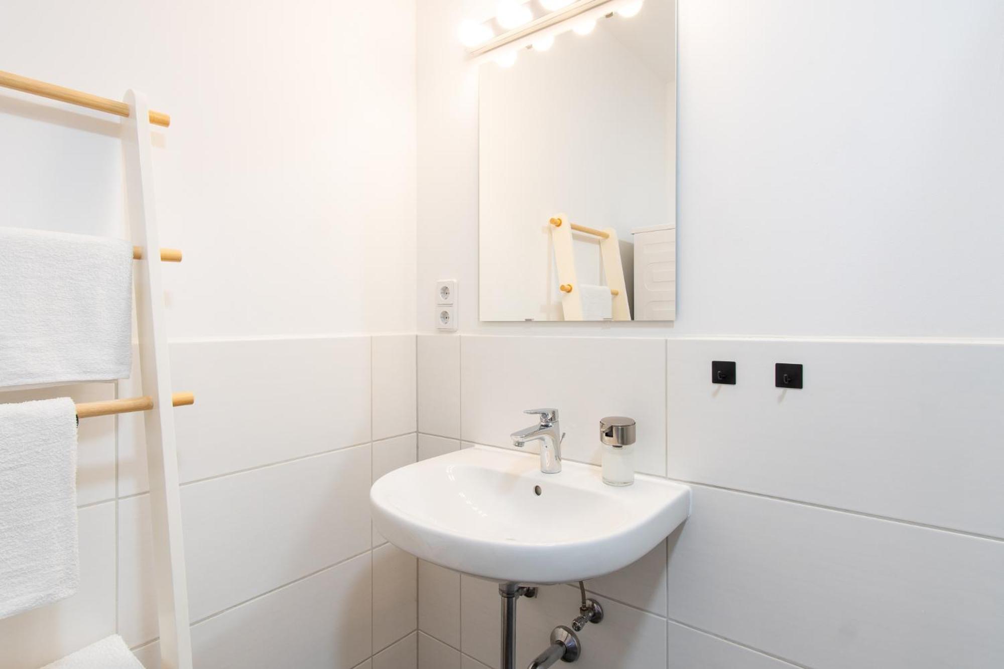 Luxurioeses Apartment, 10Min Innenstadt, Parkplatz エアフルト エクステリア 写真